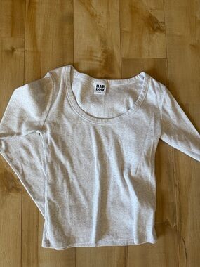 Harlow Light Gray Scoop Neck Long Sleeve Tee